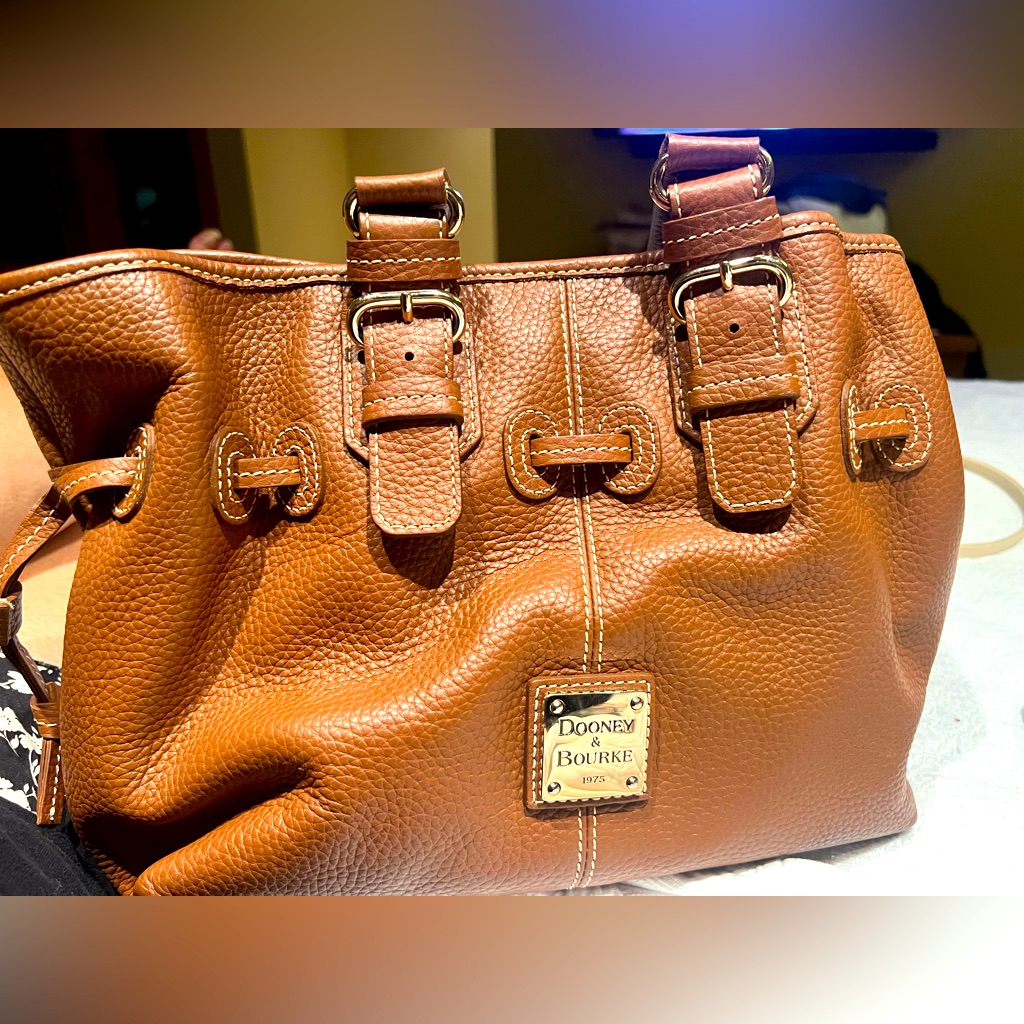 Nwot Dooney & Burke Brown Chiara Pebble Leather Patent Handbag
